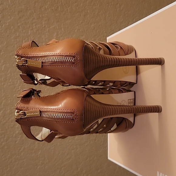 Michael Kors sandals - Picture 6 of 8